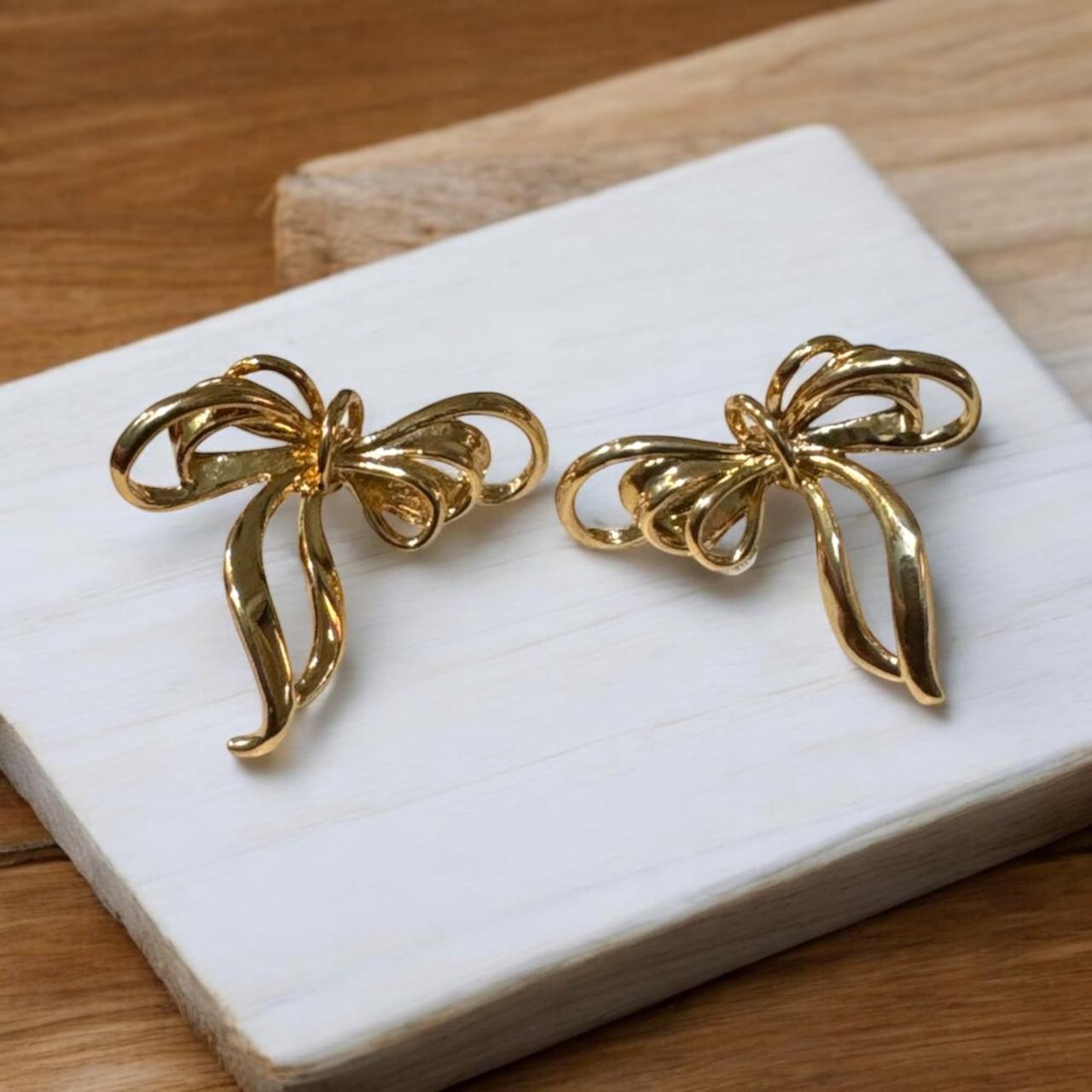 Bow Stud Earring